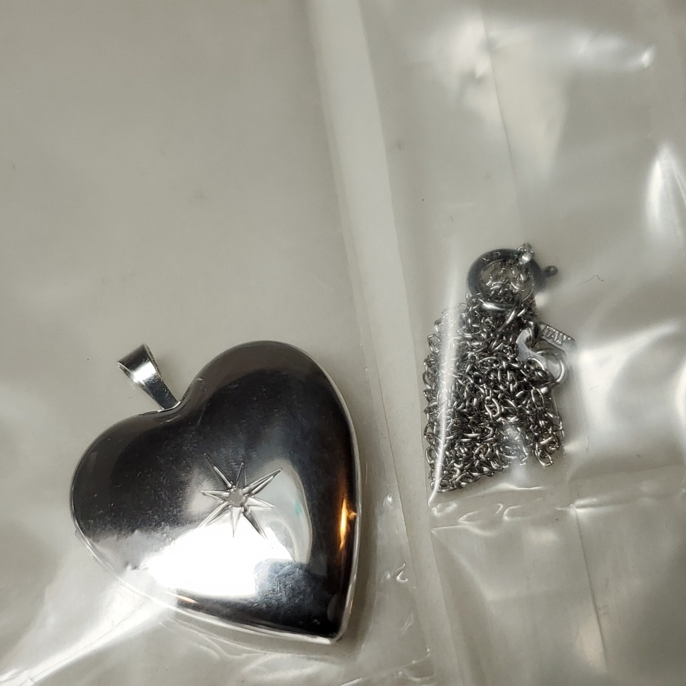 New Diamond Heart Locket & Necklace 18" Chain Italy Signed Photo Pictures Love